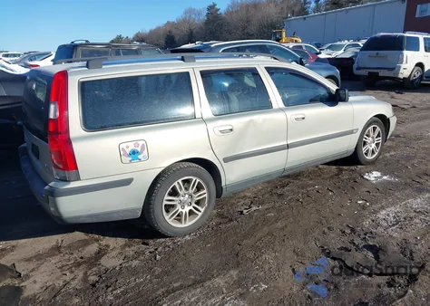 2001 Volvo V70 T5 z USA, uszkodzony, nr VIN YV1SW53D111008438